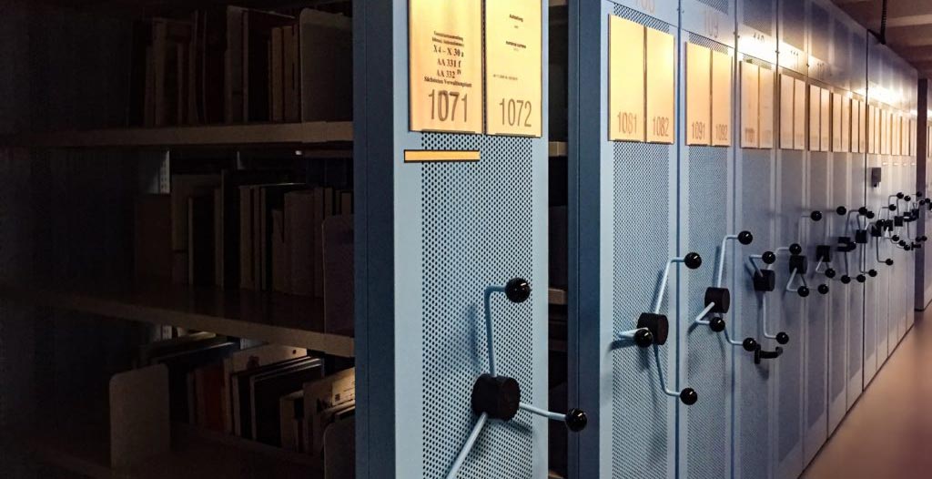 Digitointi mahdollistaa tehokkaamman tilan käytön. Vanhat tilaa vievät arkistot siirtyvät meillä helposti digitaaliseen muotoon. Digitointi onnistuu helposti ja ketterästi, kun asialla on ammattilainen. Laadukas digitointi helpottaa myös materiaalien löytämistä. Digitointi kannattaakin siis tilata kokeneelta painotalolta. Laadukas digitointi helpottaa asiakirjojen löytämistä ja työskentelyä.